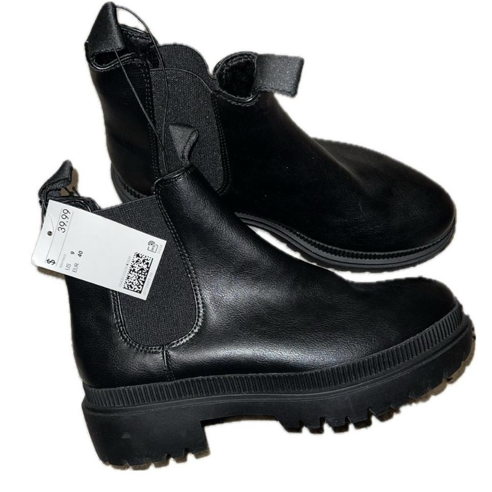 Black H&M Chelsea Boots